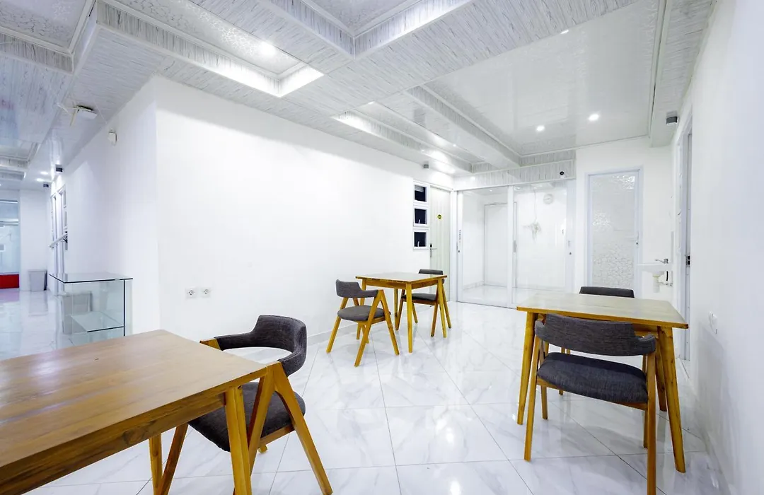 Urbanview Hotel Kota Tua Jakarta-1